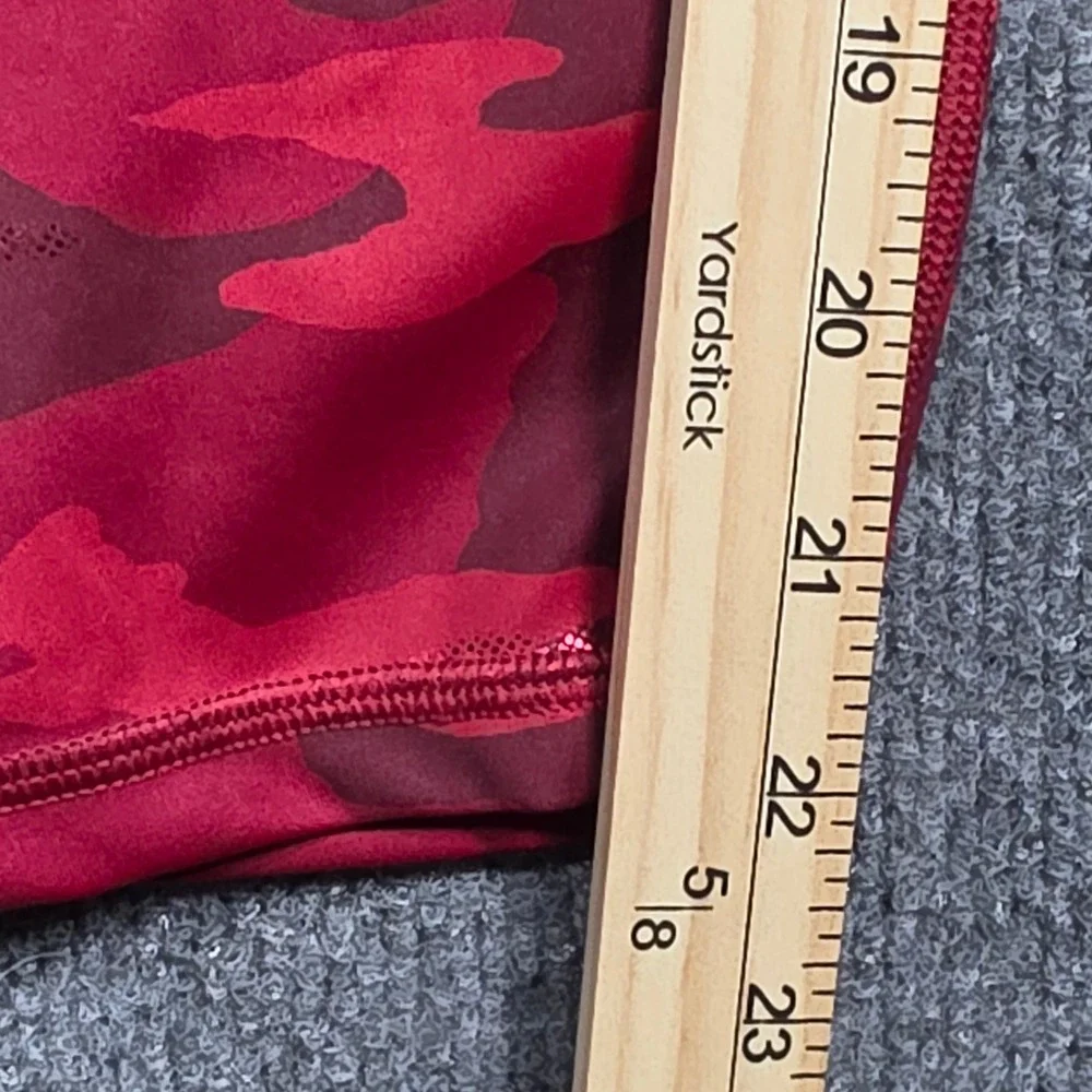 Athleta Elation Train Womens Medium Printed 7/8 Tight Holiday 2021 Red Camo Foil